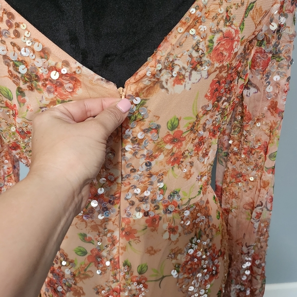 NWT Mac Duggal Floral Print Sequined Puff Sleeve Gown Size 6 Apricot - Picture 9 of 16